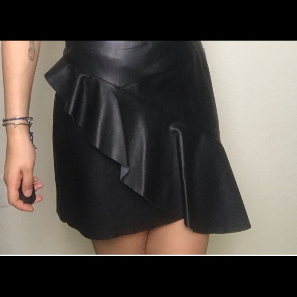 Faux leather mini skirt Size S